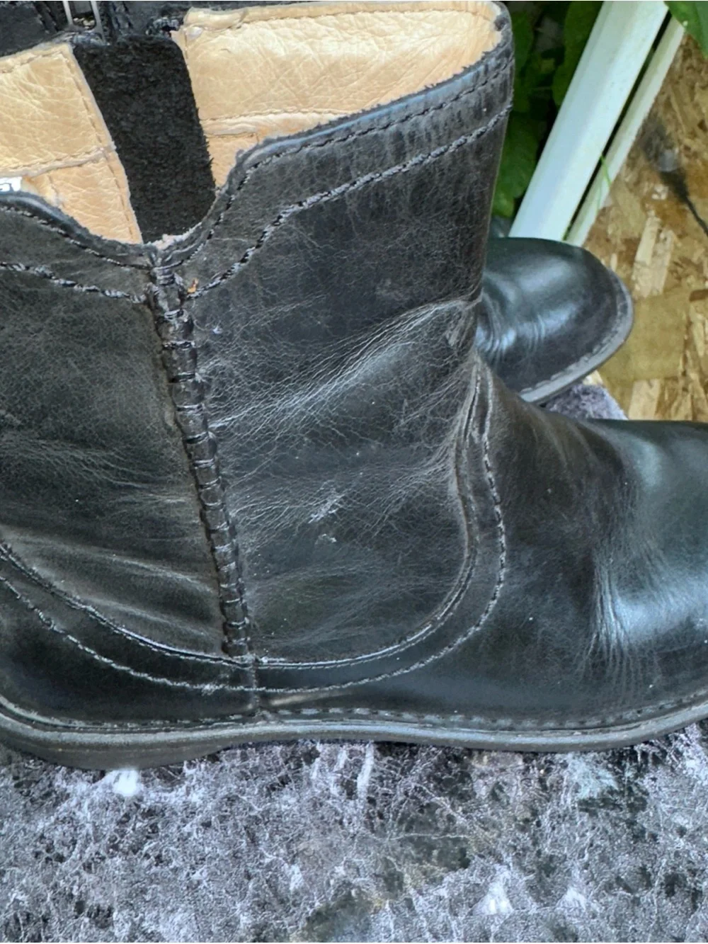 UGG Men's Black Leather Side-Zip Chukka Boots